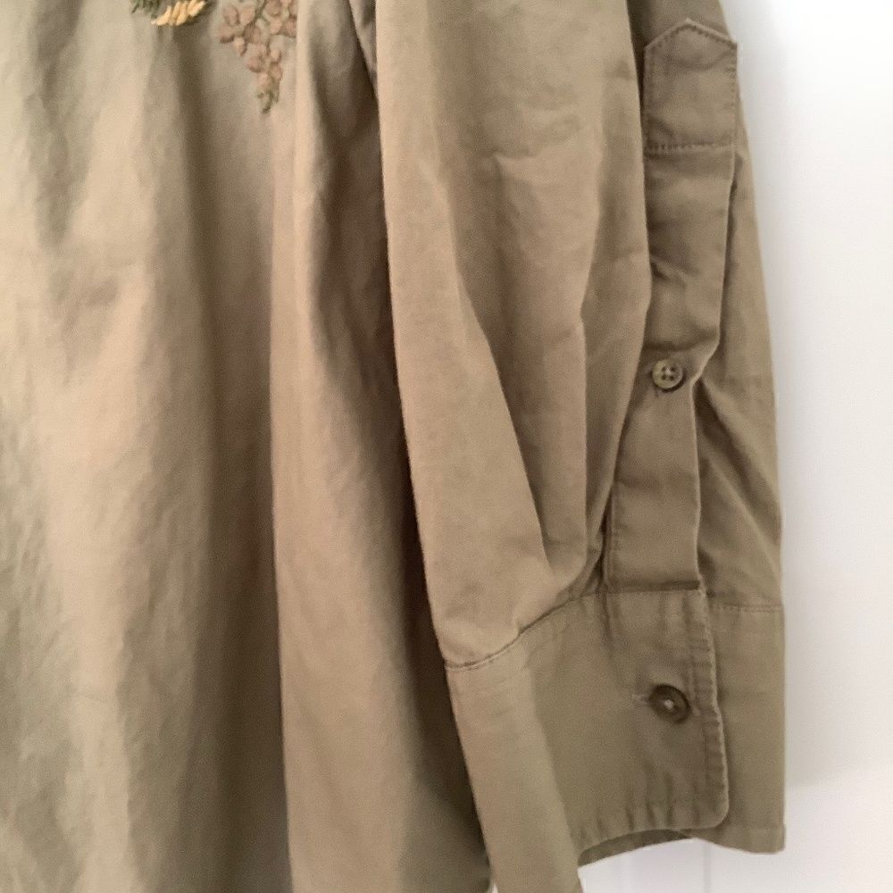 RALPH LAUREN FLORAL EMBROIDERED MILITARY WOMAN BUTTON DOWN SHIRT… - Picture 10 of 16